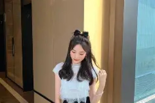 娱乐圈爆红真相揭秘：字母女星讨好网红王安宇插足刘学义升咖搭上杨幂朱正廷新恋情被曝光